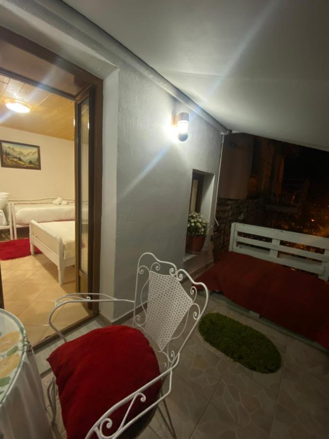 Marko'S House จีโรคาสเตอร์ ภายนอก รูปภาพ